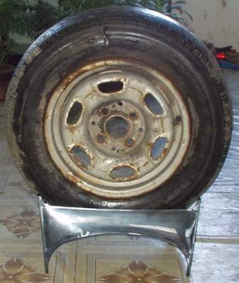 【供應(yīng) 汽車配件 輪胎架(圖)】價格,廠家,圖片,機動車輪胎,慈溪市建業(yè)機械-
